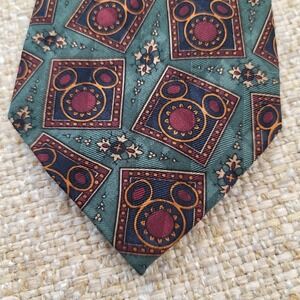 Vintage Disney Store Mickey‎ Mouse Mens Tie Green Burgundy Silk Geometric